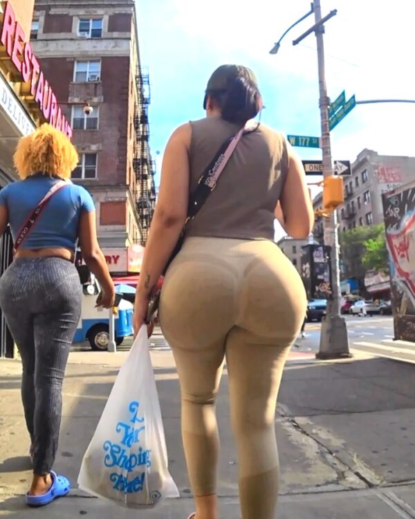 Super Bubbly/Jiggly Latina Wonder Booty! 🥵🥵🥵