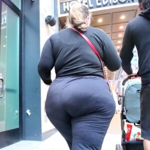 Possibly the PAWG/Latina Jiggly Booty MILF of the Year??? 🤯🤯🤯