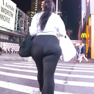 Epic Arab (Mujahideen-like) Super Phat Ass in Black Leggings!!! 😱😱😱