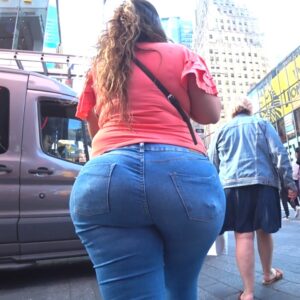 Lovely Persian Pear Visitor in Jeans!