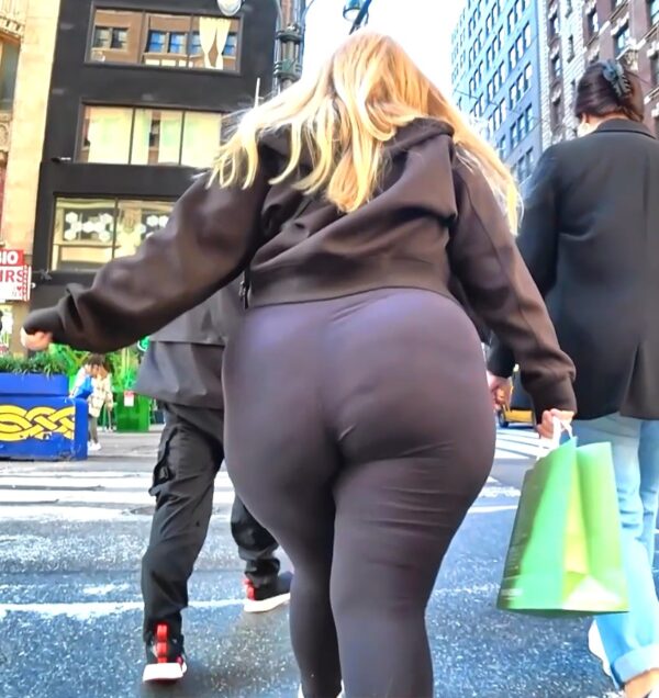 EPIC BBW PAWG Booty in See-Thru Leggings!! 🤯🤯🤯