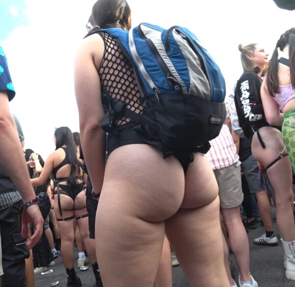 Super Raver PAWG w/ Most Cuffed Booty!! [Part 3 of 4]