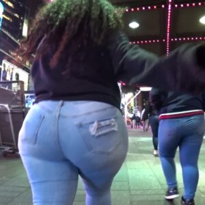 The Happy-Go Lucky PAWG in Jeans!!
