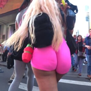 Ebony Blondie Thottie in Ultra-Wedged Pink Shorts Said She Was the Show!!
