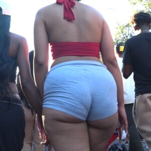 Haitian Baddie in the Gray Booty Shorts w/ VPL!!! 😩😩😩