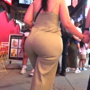 JUMBO Booty Latina GILF in Green Pants!!