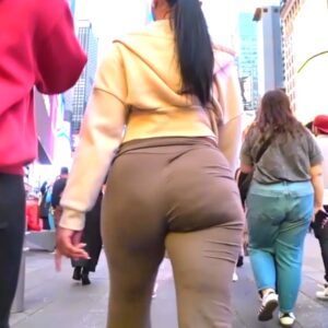 Beautiful Brown-Skinned Baddie w/ Much Booty Motion in the Brown Pants! 😍😍😍