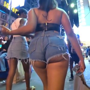 Honduran Bubblebooty Baddie w/ Cheeks Right Out The Jean Shorts!!! 😩😩😩 [Part 2 of 2!]