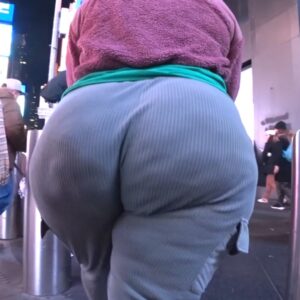 Magnetic Mexican Megabooty in Loose Gray Sweats!!! 😱😱😱