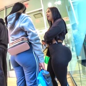 Amazing Perfectly Round Bubble Booty Latina in Black Leggings!!🔥🔥🔥